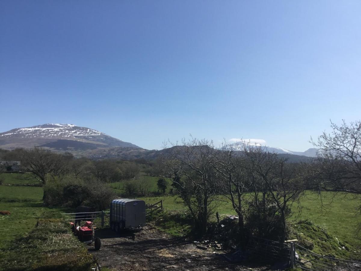 Tyddyn Perthi Farm Villa Ланберис Екстериор снимка